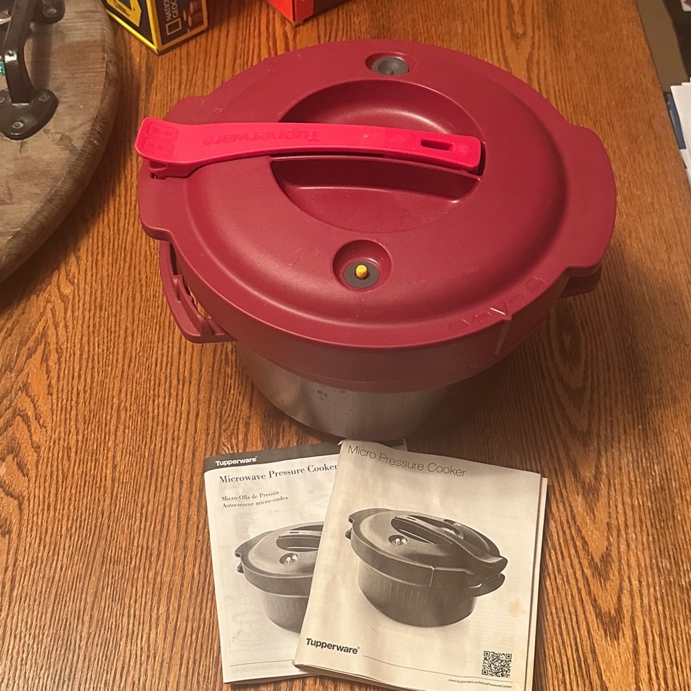 Tupperware Burgundy Microwave Pressure Cooker